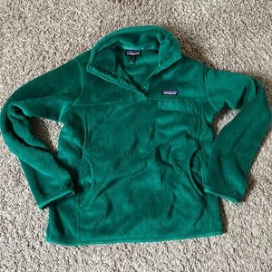 Green Patagonia pullover